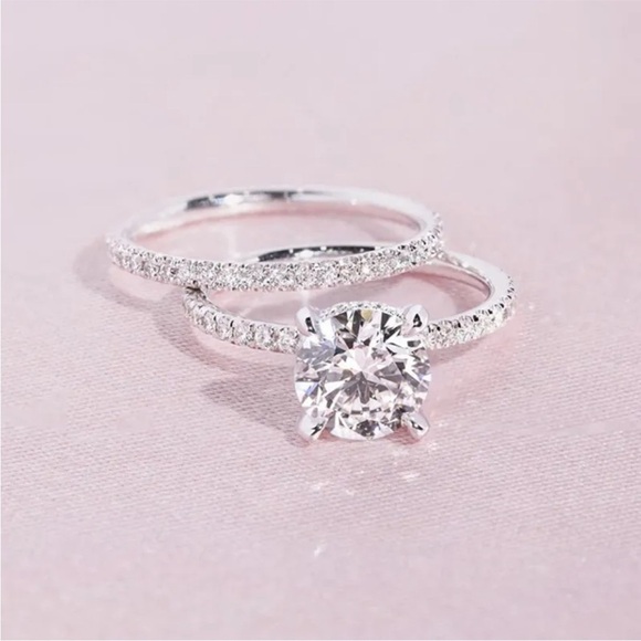 Stunning Cubic Zirconia 10 CT Ring Set - Picture 2 of 3